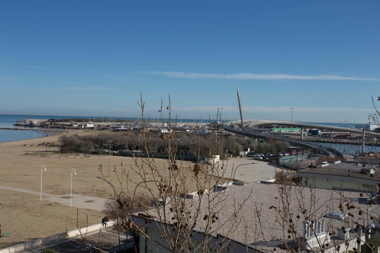 "Casa Incantevole" Fronte Mare Pescara - Appartamento Via Buozzi Exterior photo